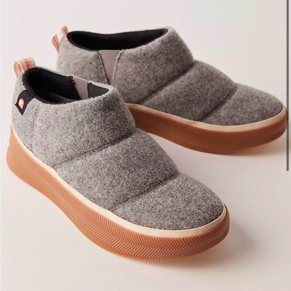 Sorel Out N About IV Mini Puffy Women’s Slip on boots 9 Chrome Gray Gum 2